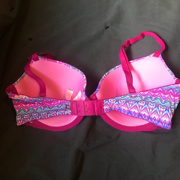 Victoria’s Secret Bra - Picture 2 of 7